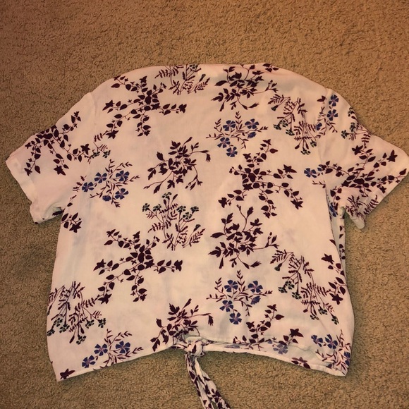 Tillys flower pattern top - Picture 2 of 4